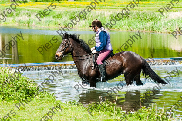 NRCWWE09 080 
 Naphill Riding Club West Wycombe Ride 09 
 Keywords: Naphill Riding Club, West Wycombe Estate