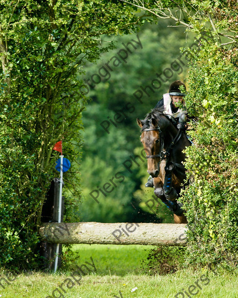 LSE Horse Trials 152 
 LSE Horse Trials 
 Keywords: London and South East Horse Trials, Piers Photo