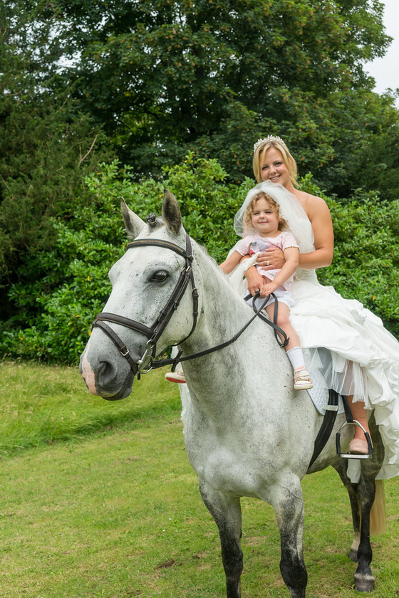 WWE Bridal BHS 069 
 West Wycombe Horse shoot 
 Keywords: Buckinghamshire wedding photographer, Horses, Piers Photo, Summer, West Wycombe House