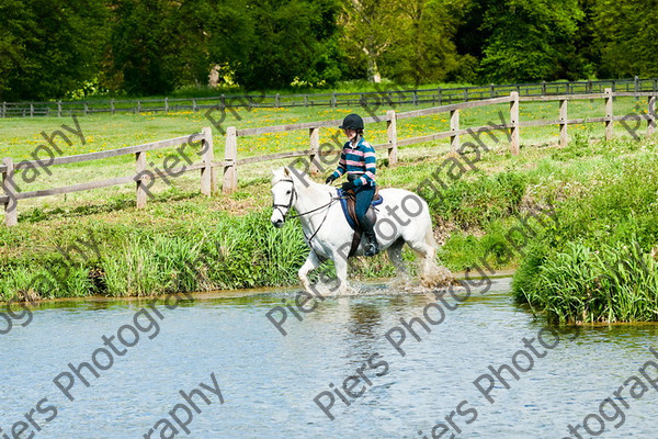 NRCWWE09 012 
 Naphill Riding Club West Wycombe Ride 09 
 Keywords: Naphill Riding Club, West Wycombe Estate