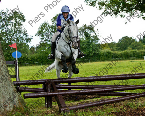 LSE horse trials 004 
 LSE Horse trials 
 Keywords: London and South East Horse Trials, Piers Photo