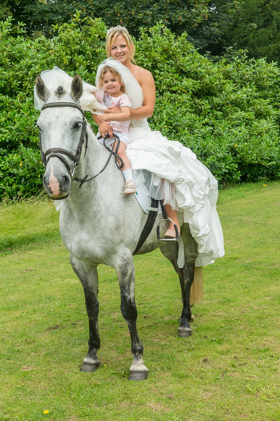 WWE Bridal BHS 057 
 West Wycombe Horse shoot 
 Keywords: Buckinghamshire wedding photographer, Horses, Piers Photo, Summer, West Wycombe House