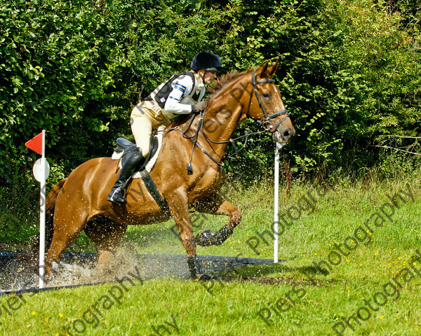 LSE Horse Trials 121 
 LSE Horse Trials 
 Keywords: London and South East Horse Trials, Piers Photo