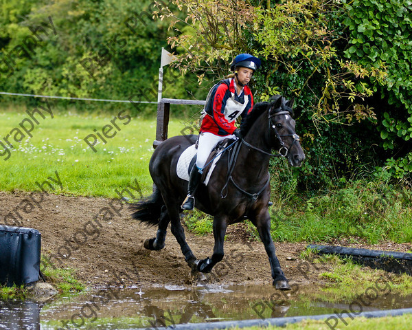 LSE Horse Trials 107 
 LSE Horse Trials 
 Keywords: London and South East Horse Trials, Piers Photo